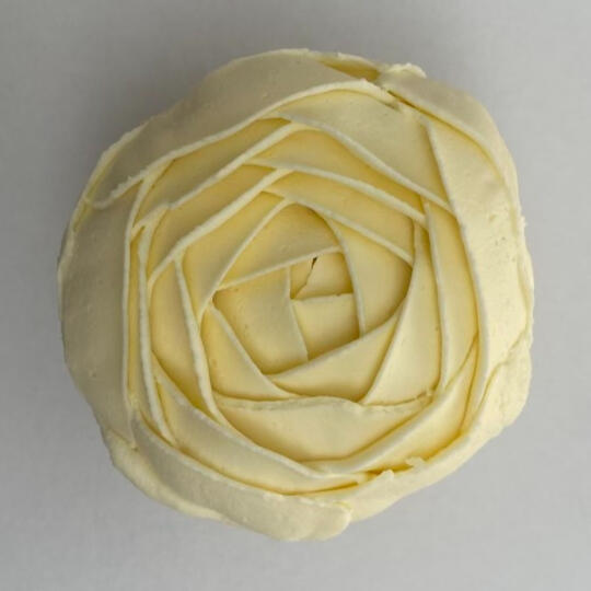 Closed Peonie Cupcake Flower